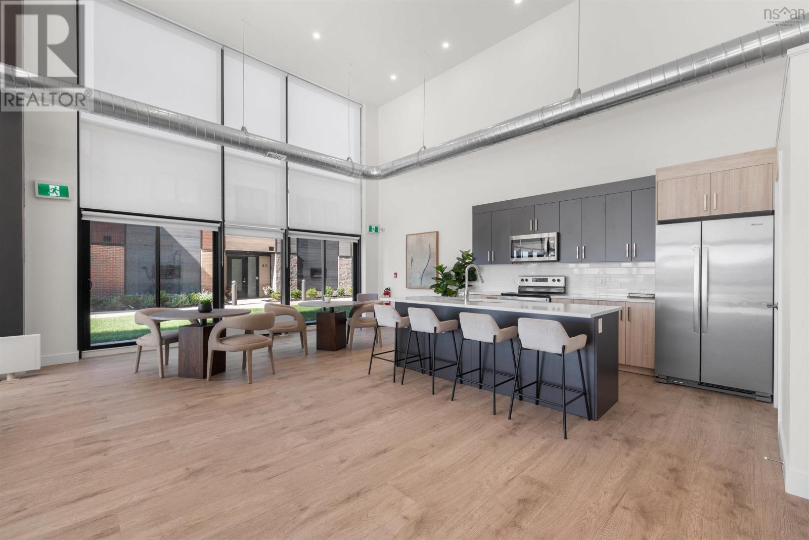 Property 8 of 37 of 406 72 Seapoint Road