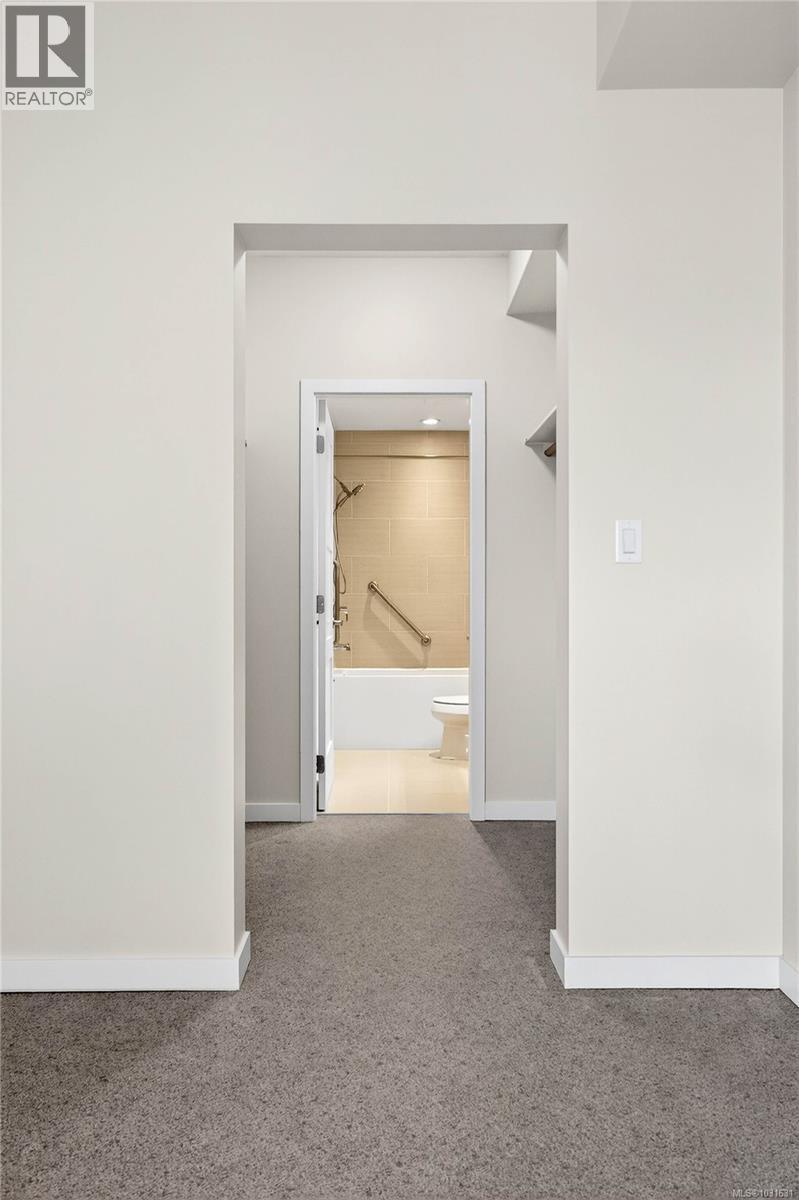 #202 6591 LINCROFT RD - 20