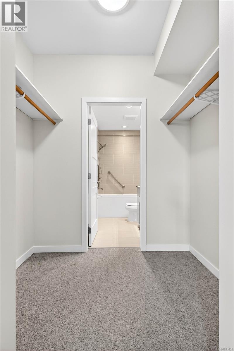 #202 6591 LINCROFT RD - 21