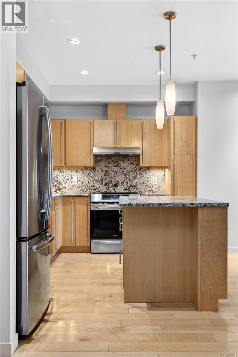 #202 6591 LINCROFT RD - Image 3