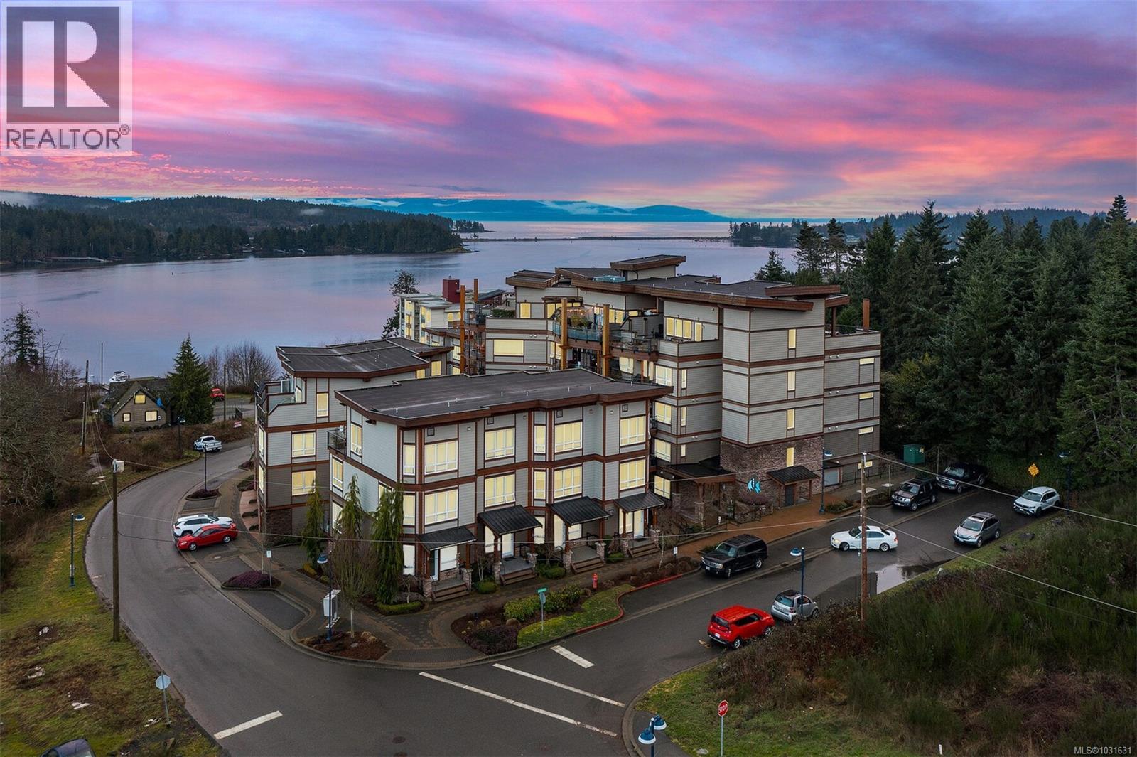 #202 6591 LINCROFT RD - 32