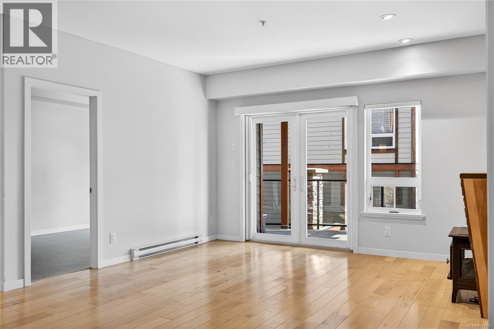 #202 6591 LINCROFT RD - 9