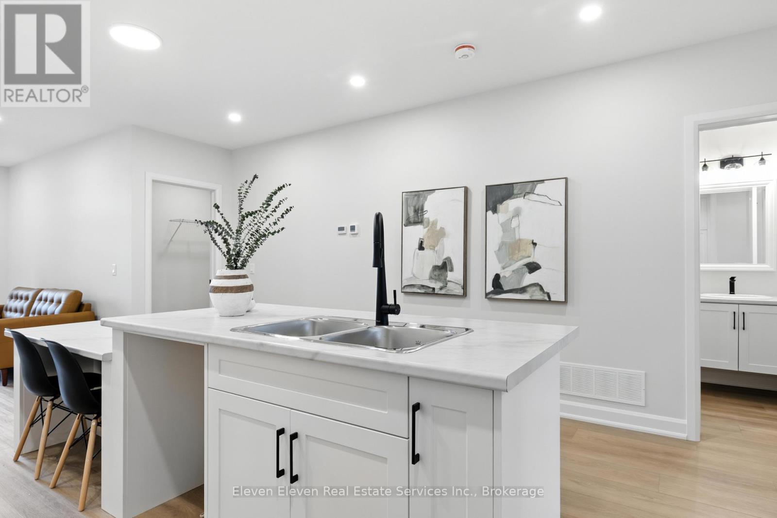 #26 440 WELLINGTON STREET - 14