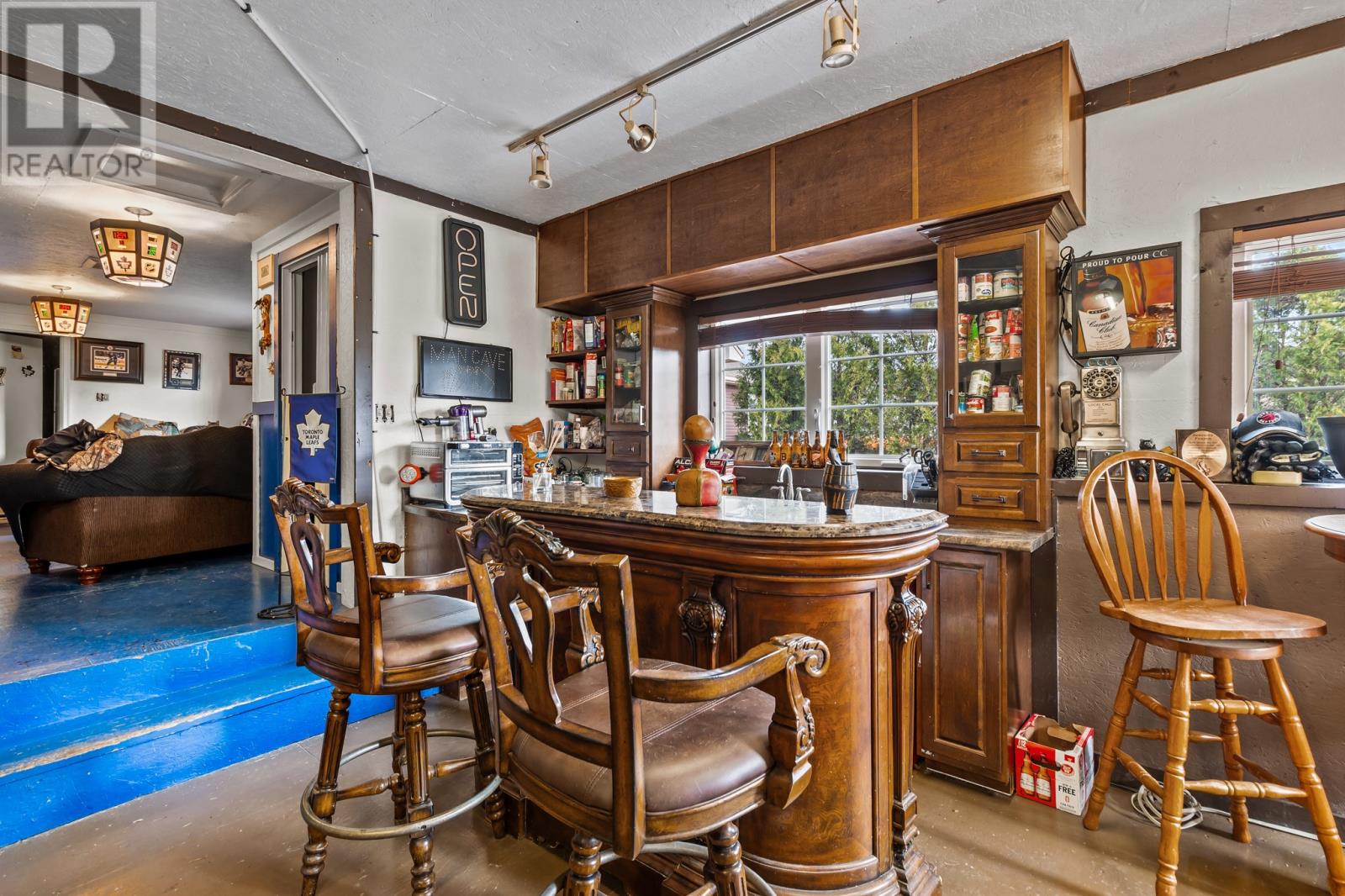 MAN CAVE
