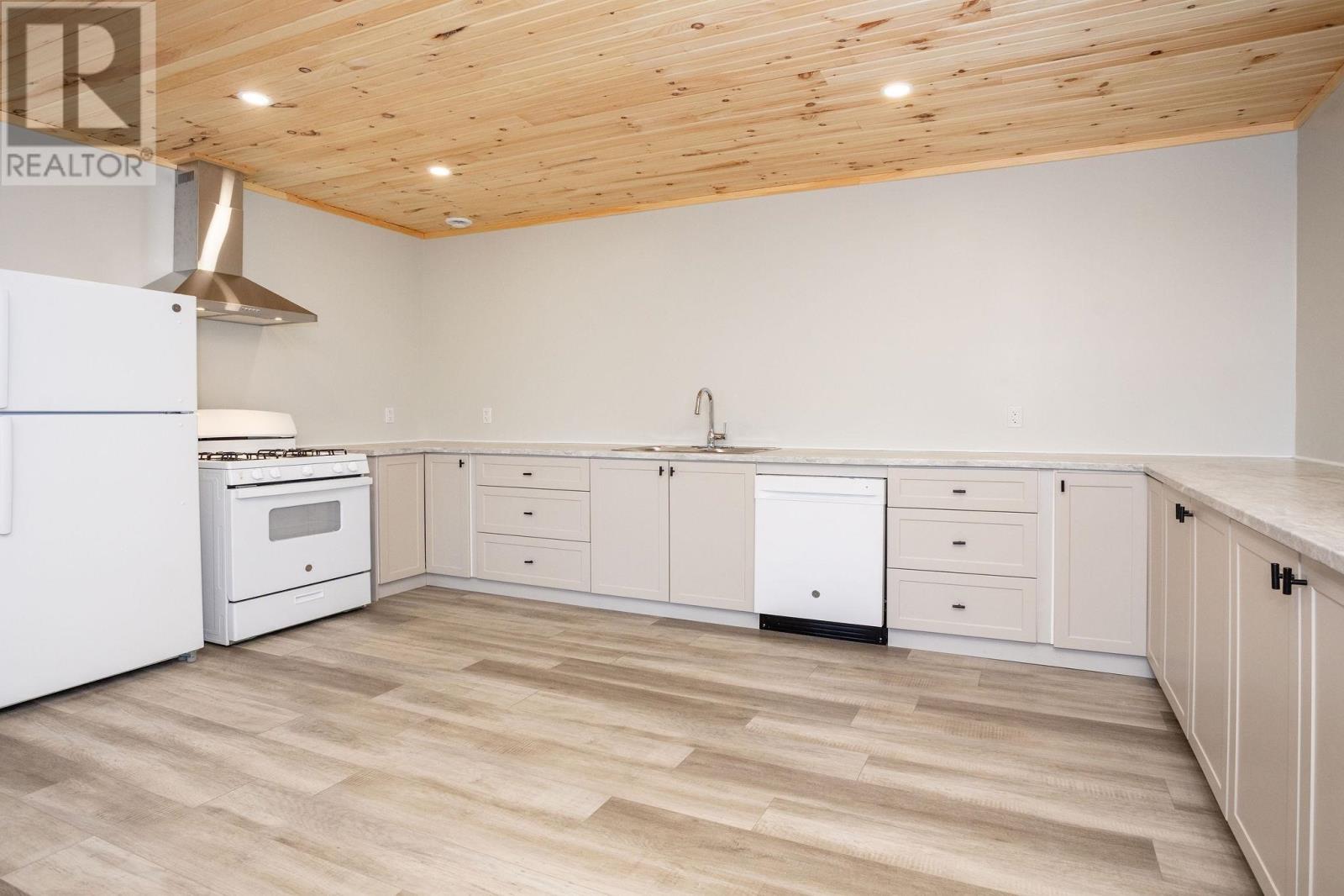 71A Woodleigh Drive - 9