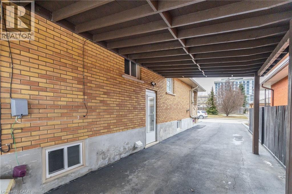 101 VICTOR BOULEVARD - 43