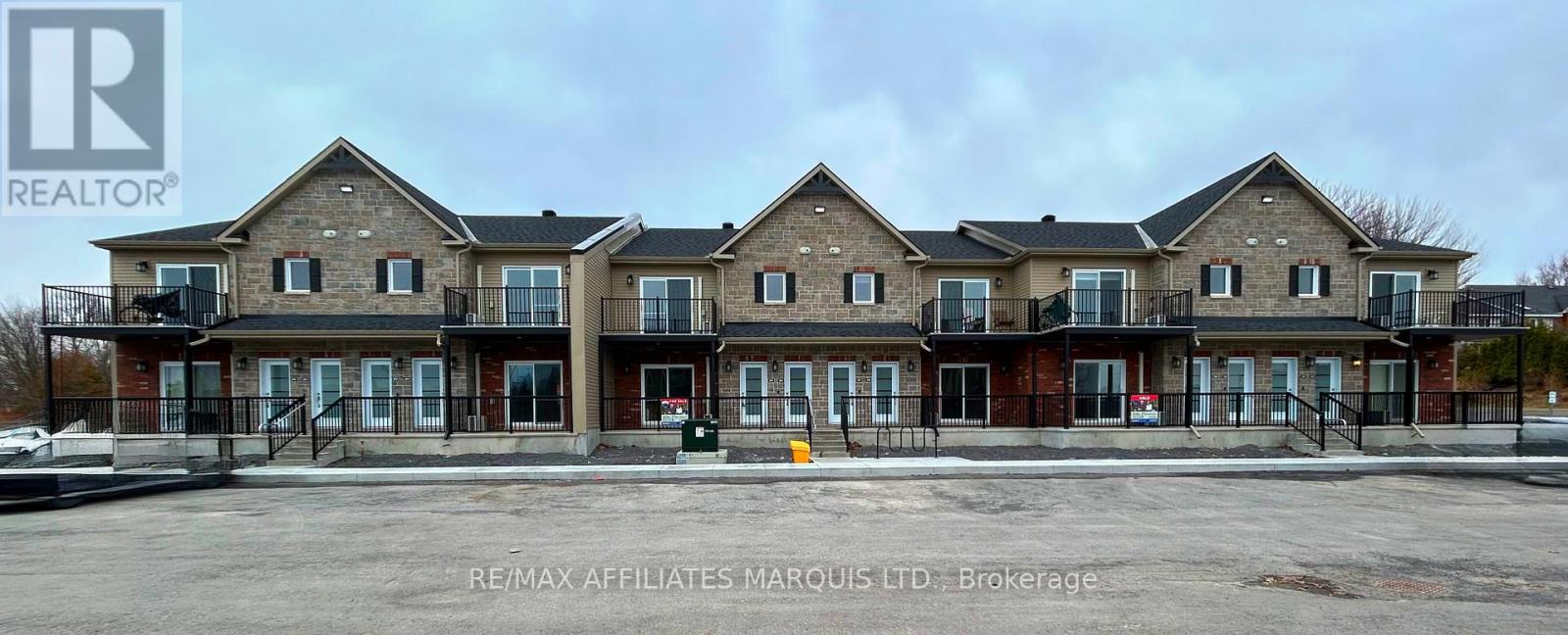 205 - 229 WATER STREET E