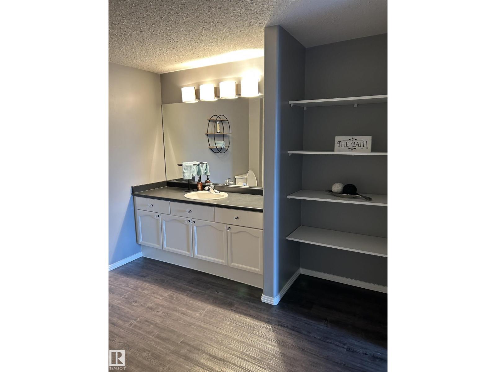 #207 592 HOOKE RD NW, Edmonton