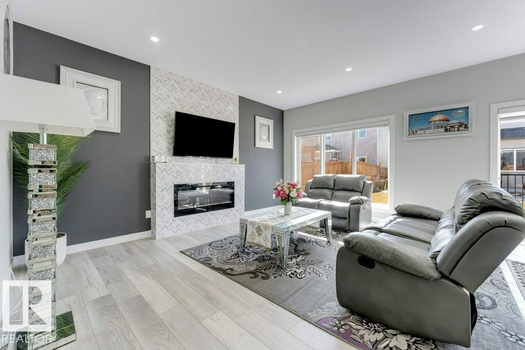 452 ROBERTS CR, Leduc