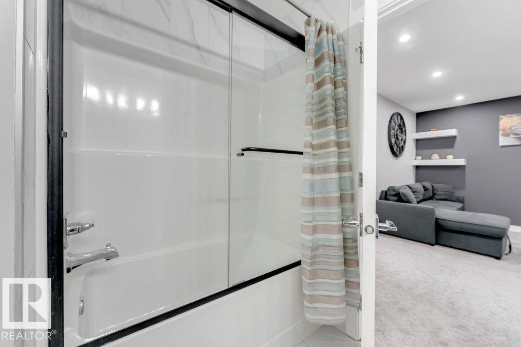 452 ROBERTS CR, Leduc