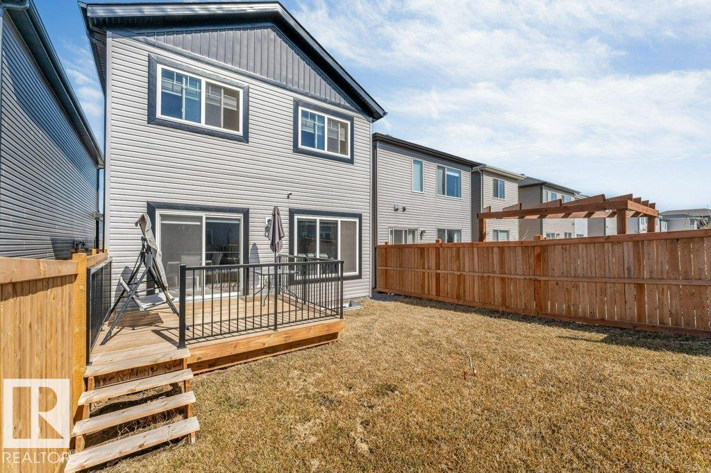 452 ROBERTS CR, Leduc