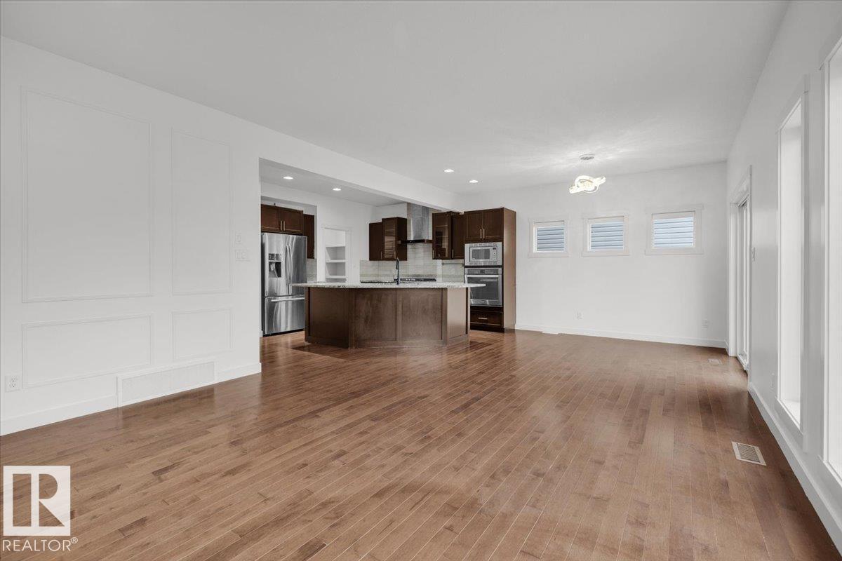 20517 98A AV NW, Edmonton