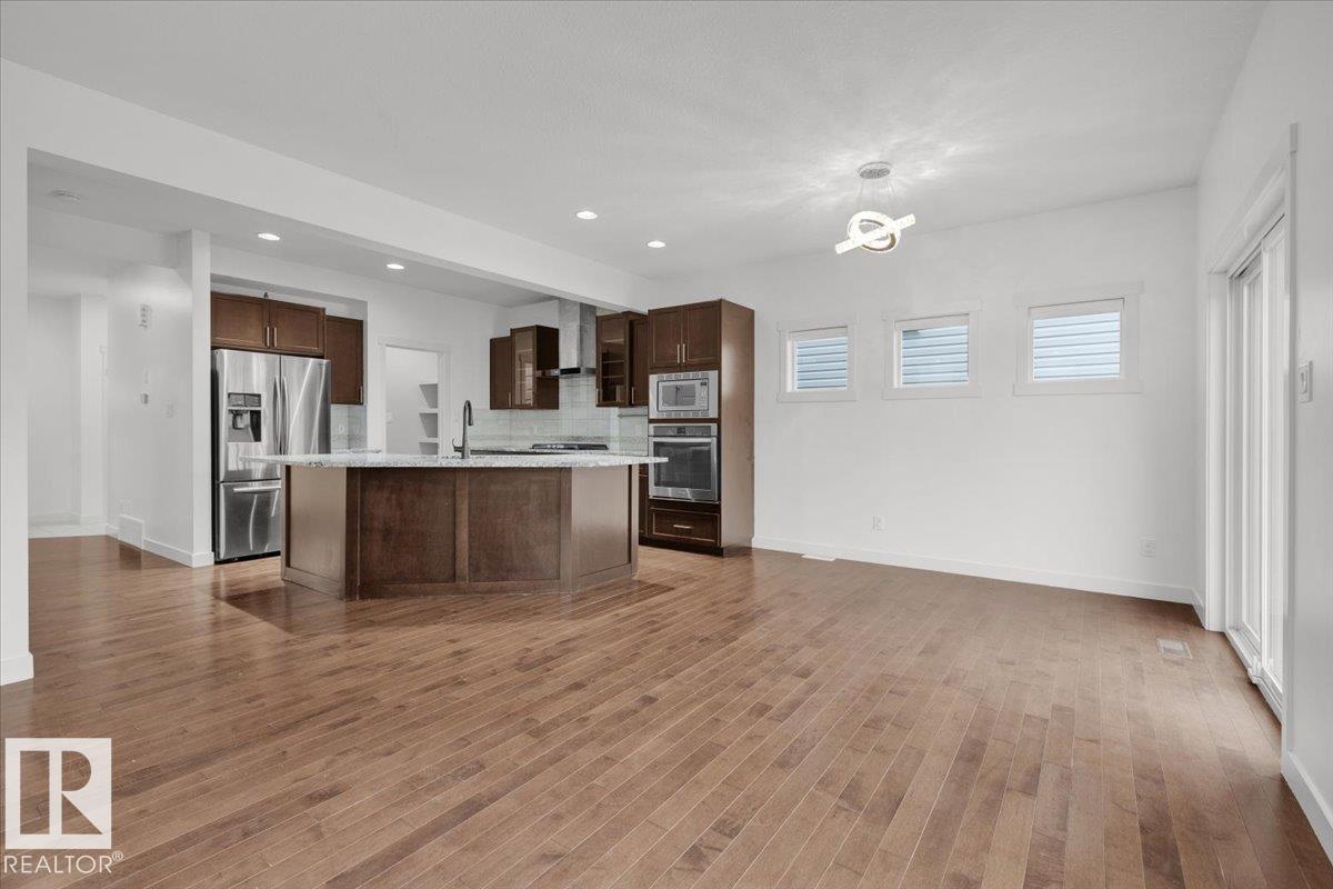 20517 98A AV NW, Edmonton