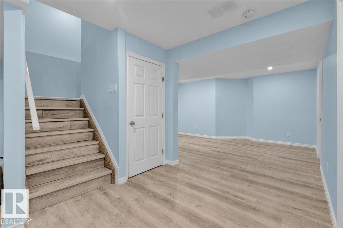 20517 98A AV NW, Edmonton