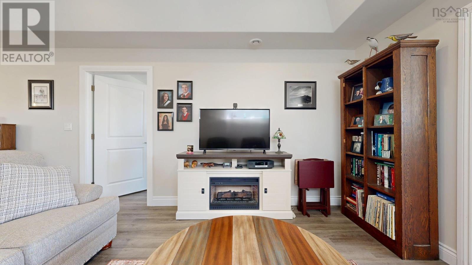 Property 25 of 49 of 83 Thistle Street