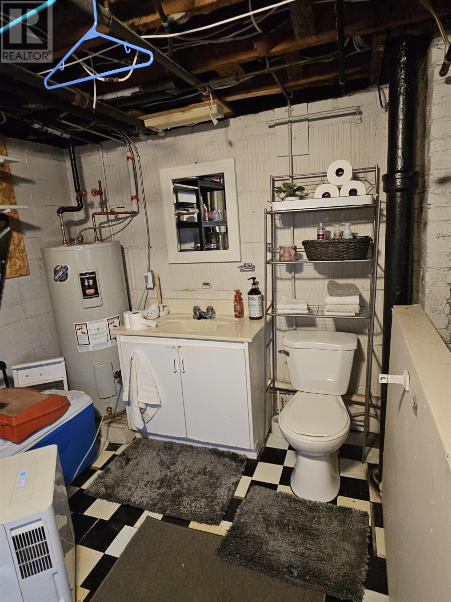 Property 30 of 38 of 815 Main Street