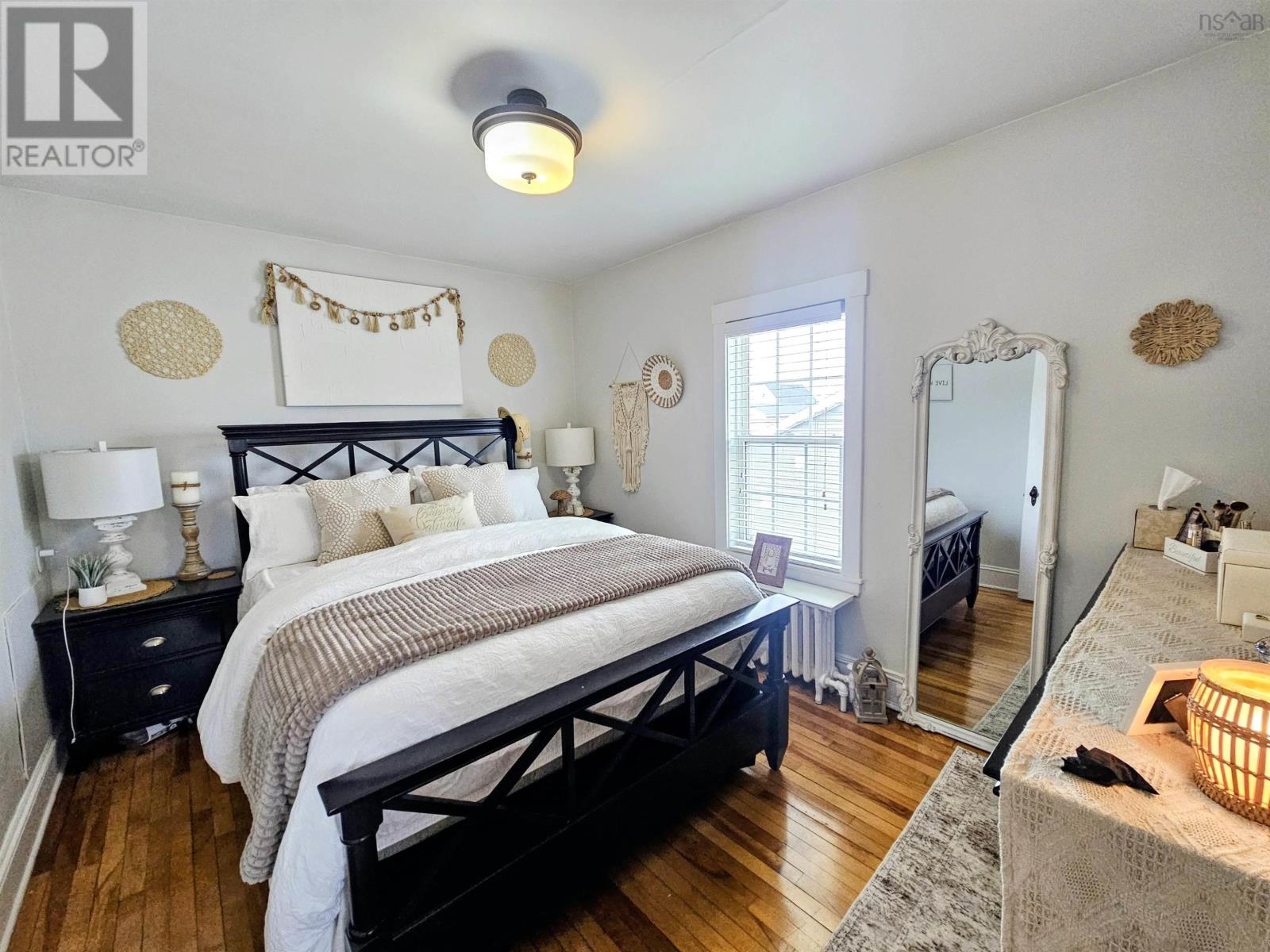 Property 21 of 38 of 815 Main Street