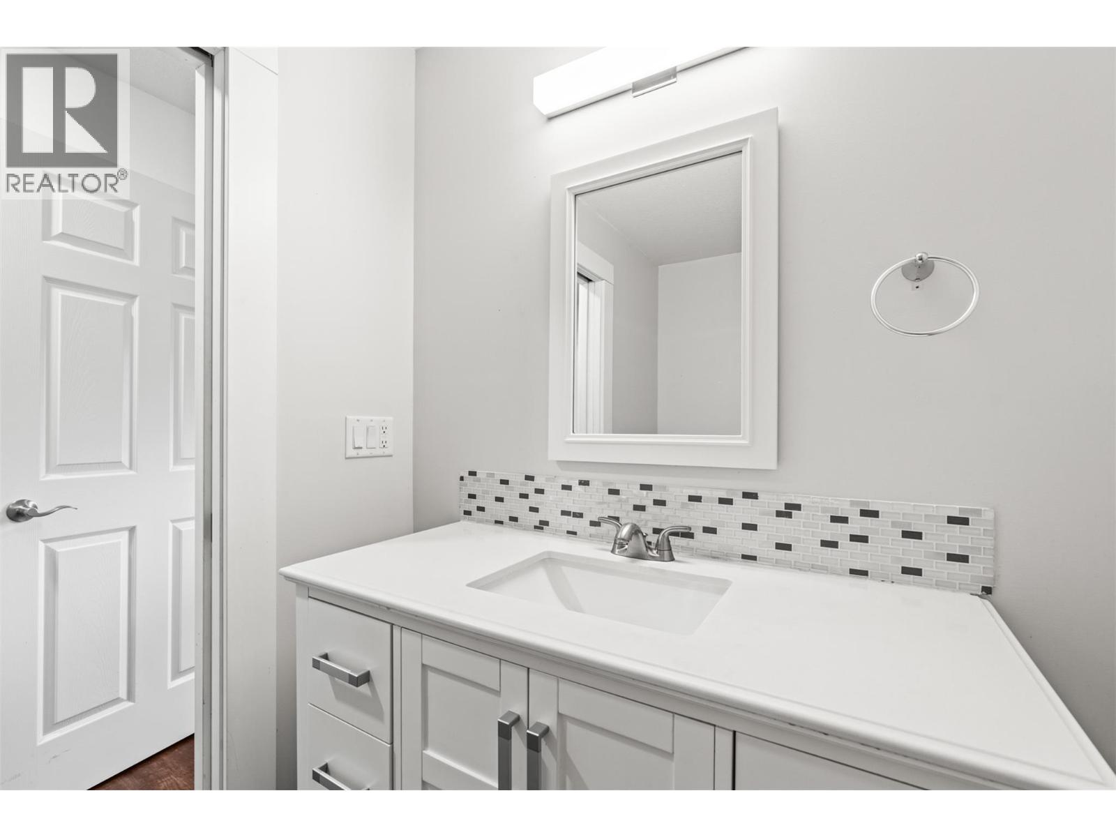 2706 38 Street - 21