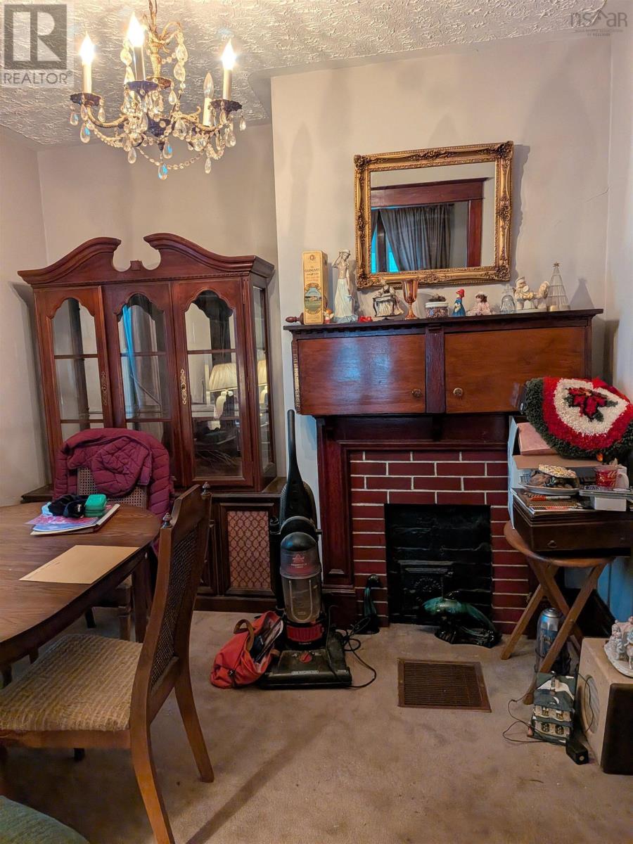 Property 25 of 36 of 5655 MACARA Street N