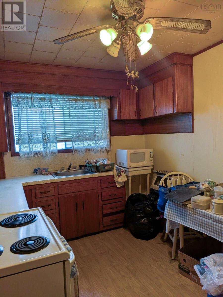 Property 10 of 36 of 5655 MACARA Street N