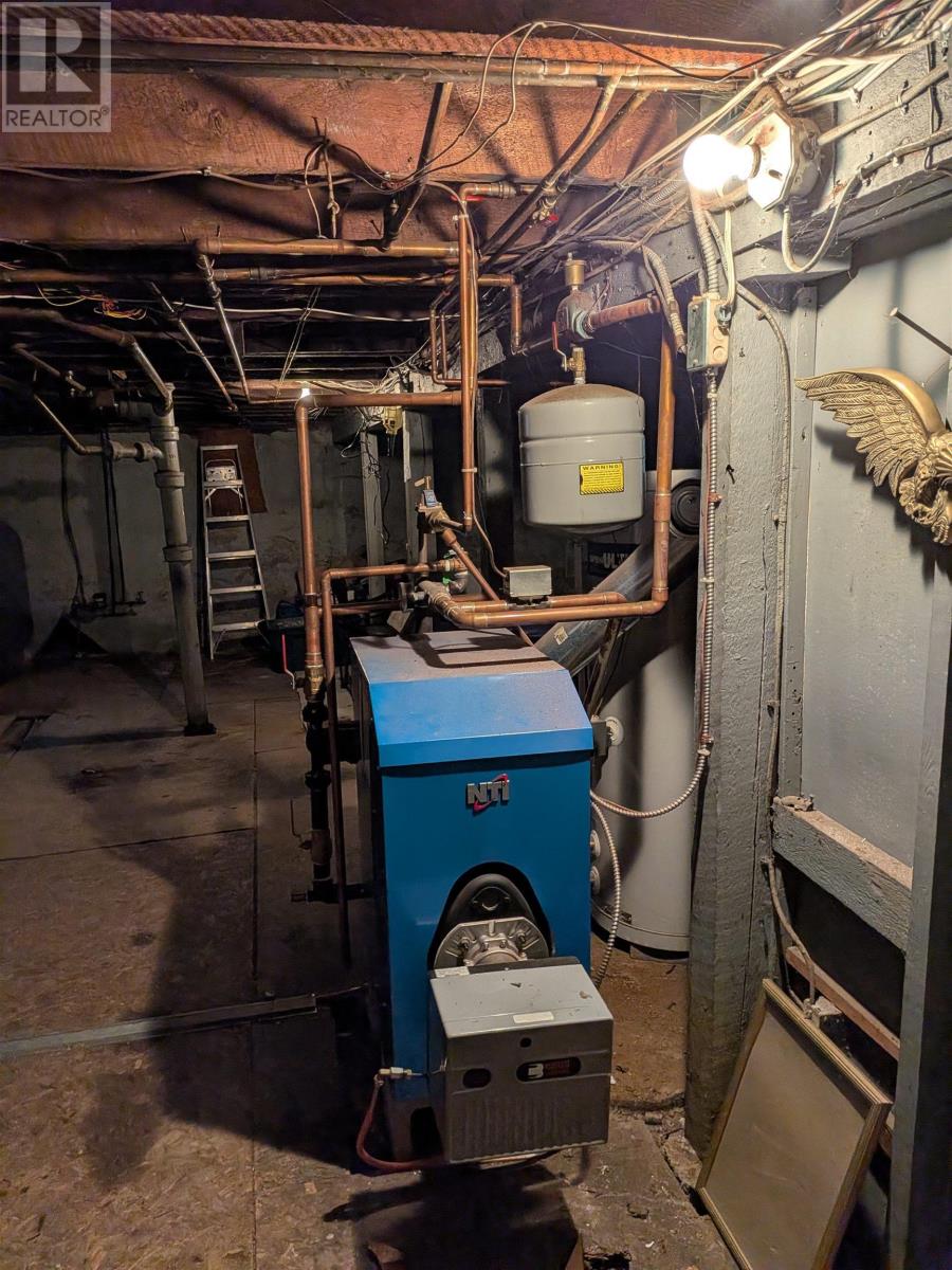 Property 14 of 36 of 5655 MACARA Street N