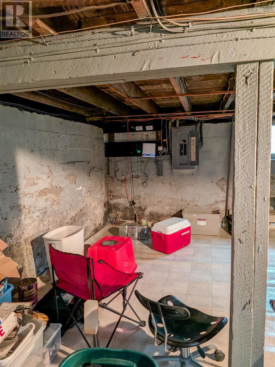 Property 18 of 36 of 5655 MACARA Street N