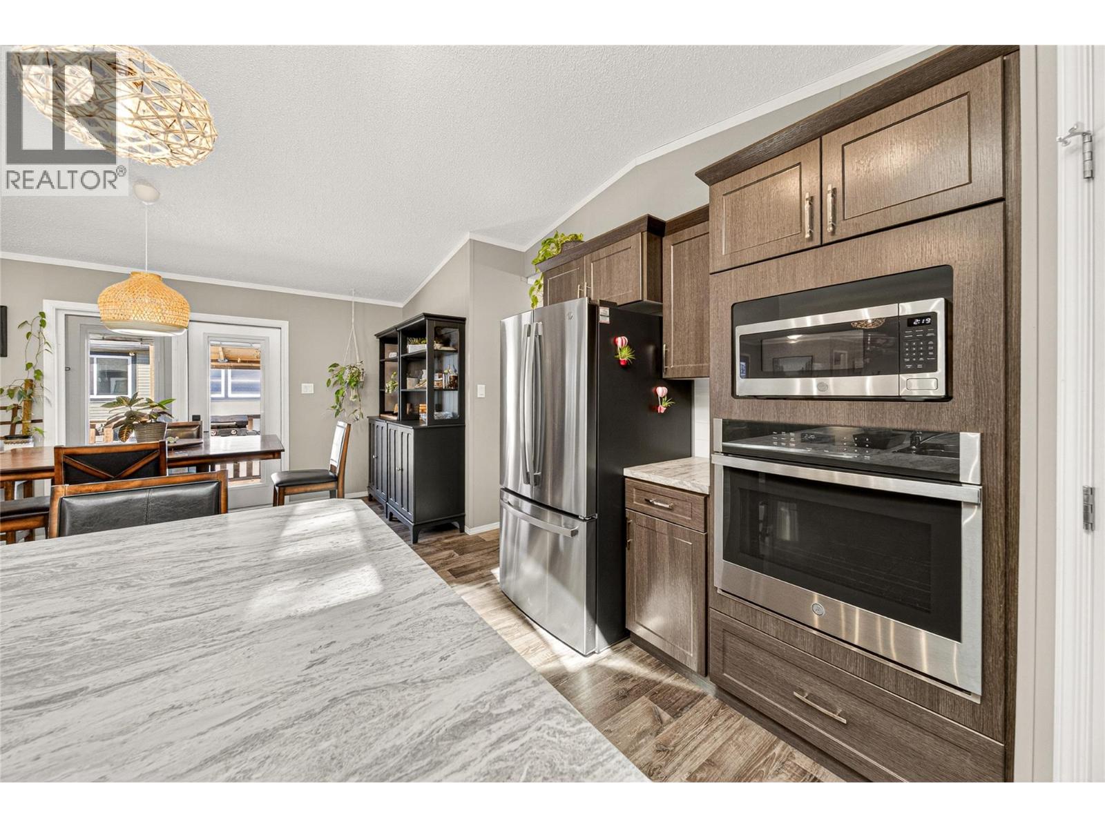 52 DARBY CRESCENT - 13