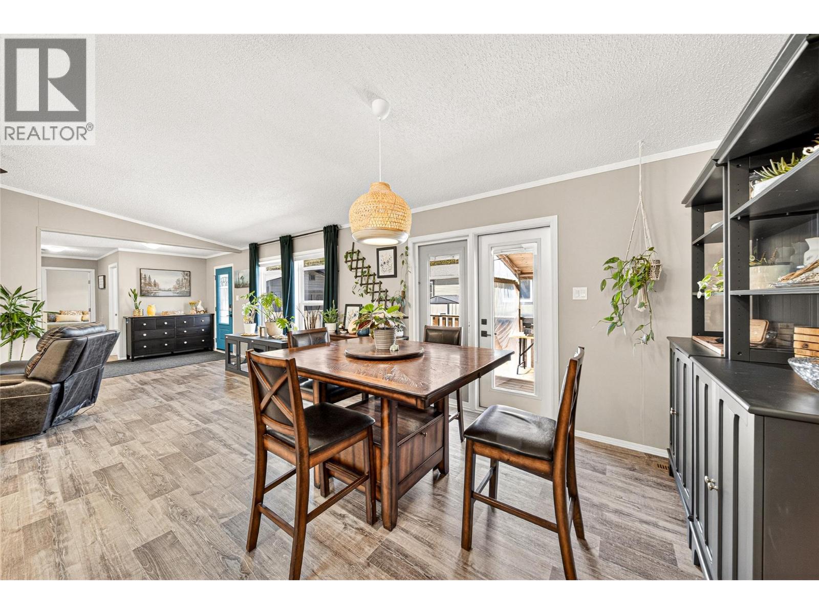 52 DARBY CRESCENT - 17