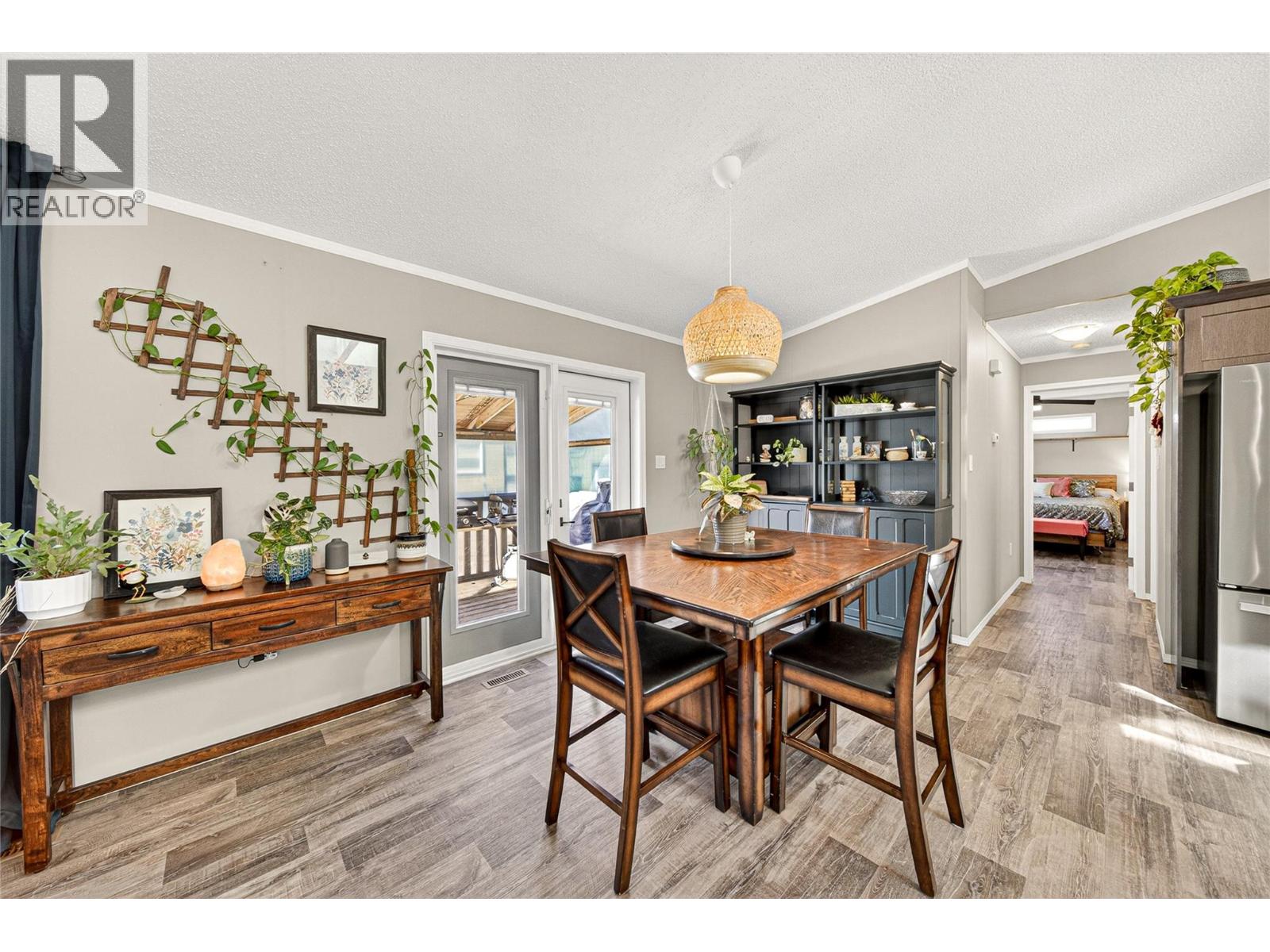 52 DARBY CRESCENT - 18