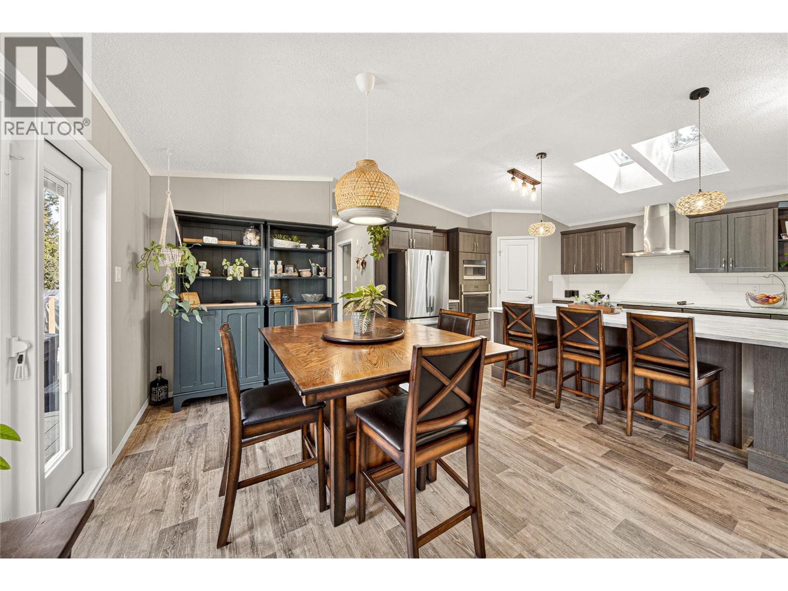 52 DARBY CRESCENT - 19