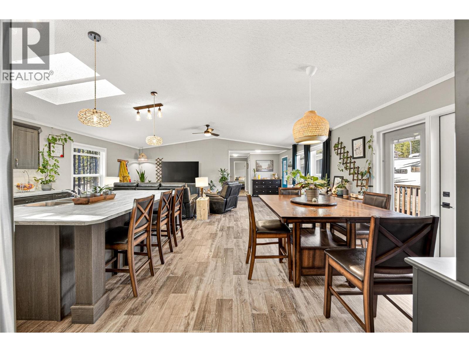 52 DARBY CRESCENT - 20