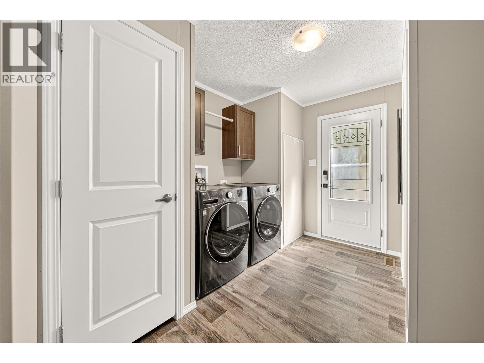 52 DARBY CRESCENT - 21