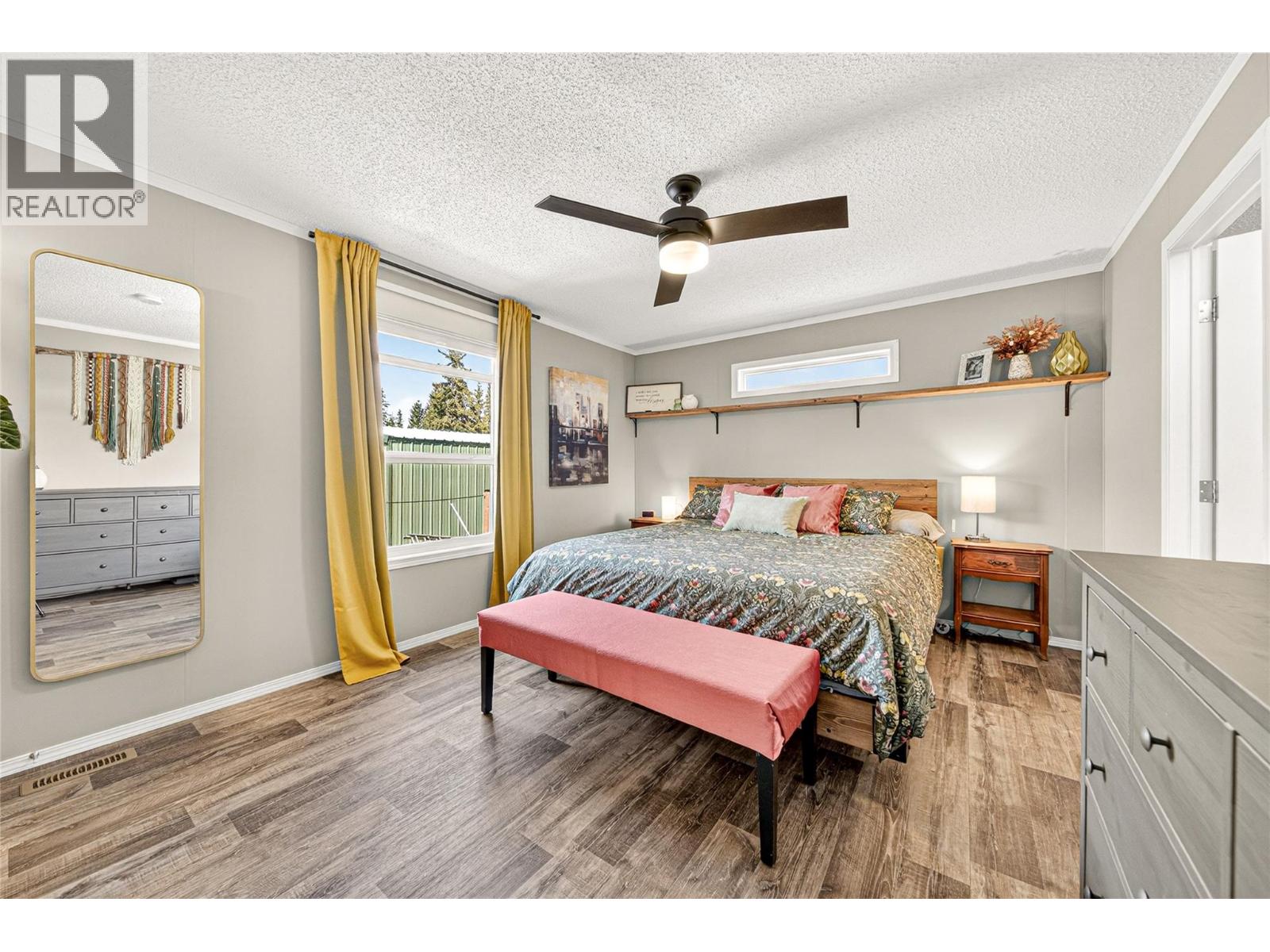 52 DARBY CRESCENT - 23