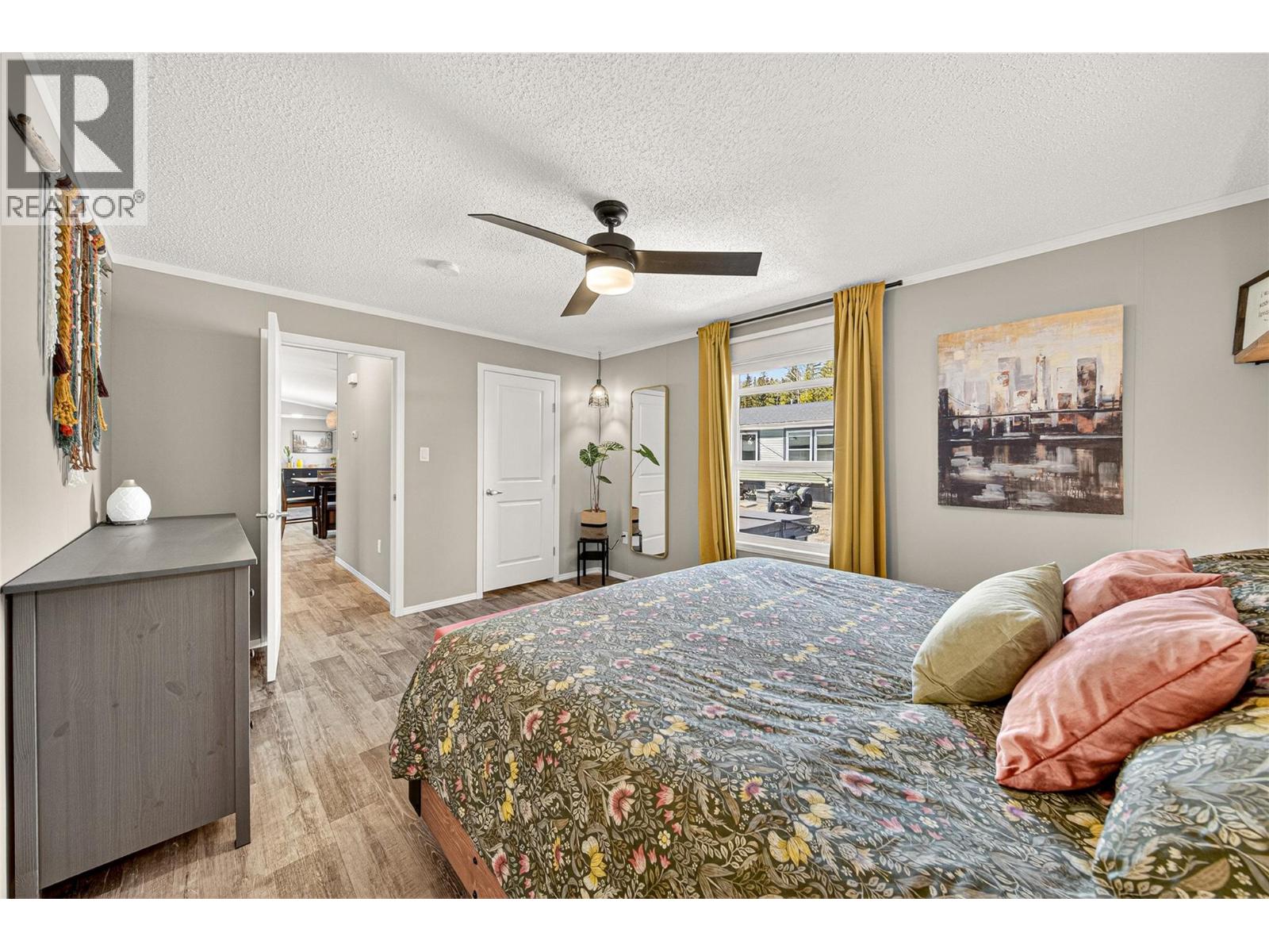 52 DARBY CRESCENT - 24