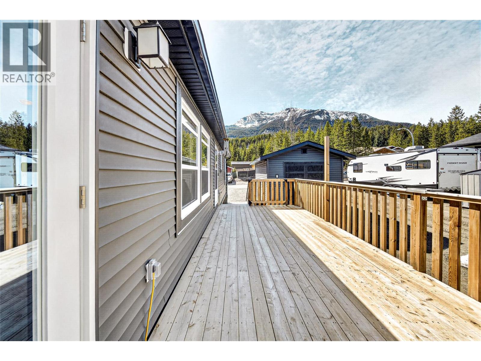 52 DARBY CRESCENT - 33