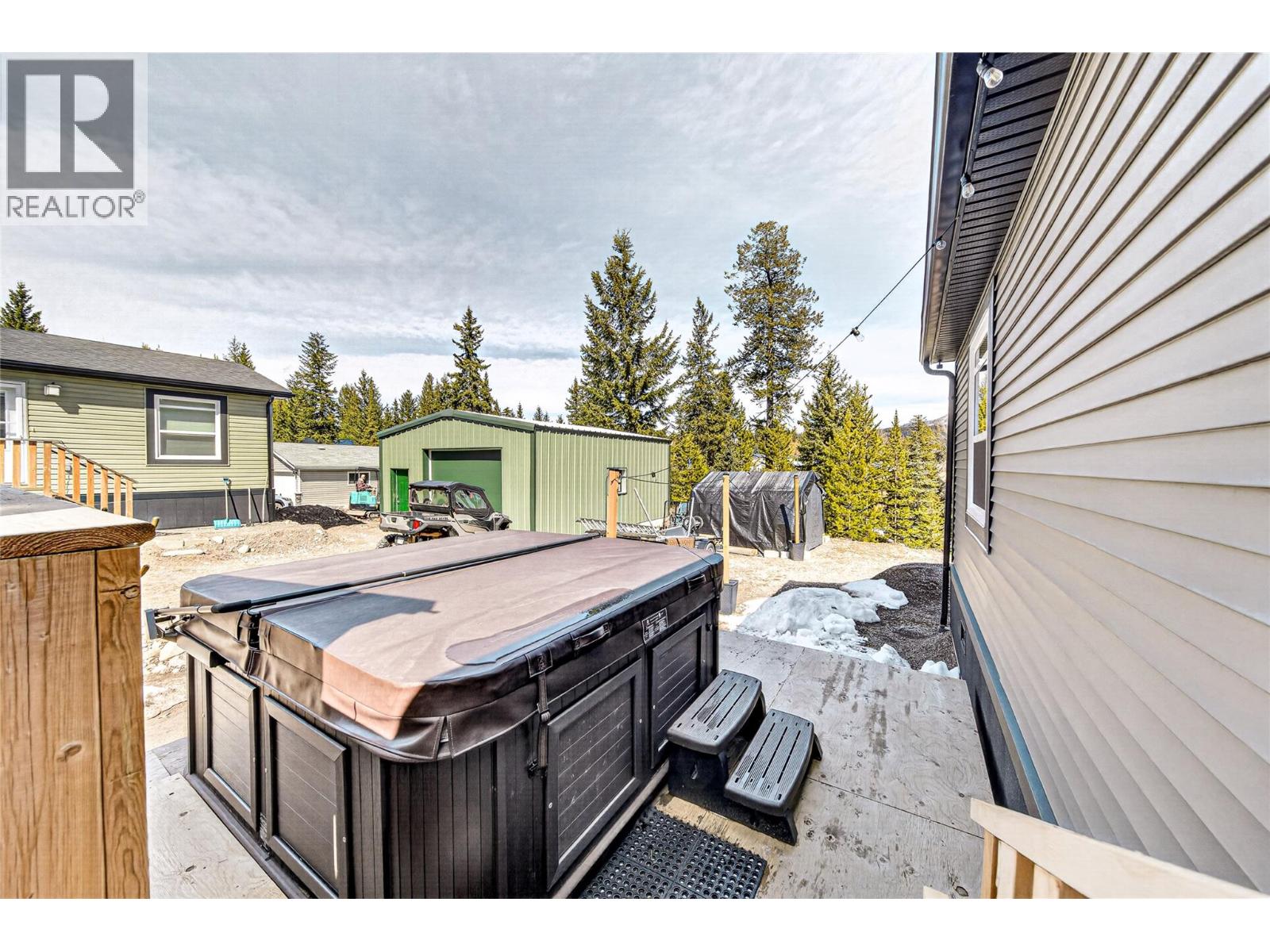 52 DARBY CRESCENT - 34