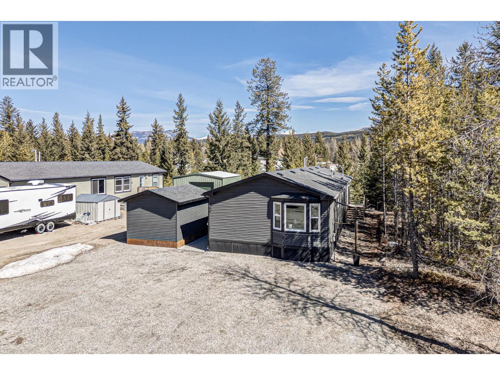 52 DARBY CRESCENT - 38