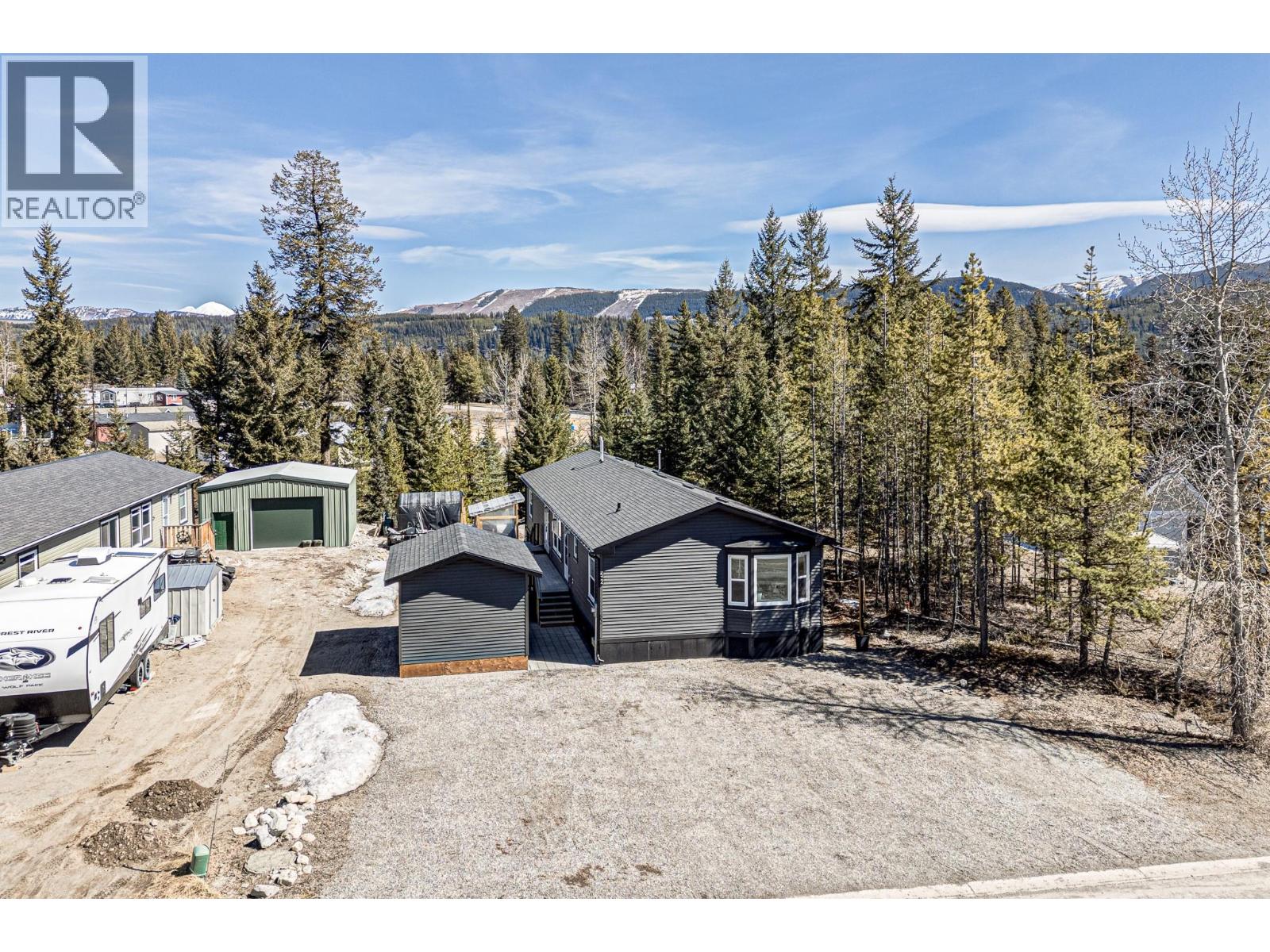 52 DARBY CRESCENT - 39