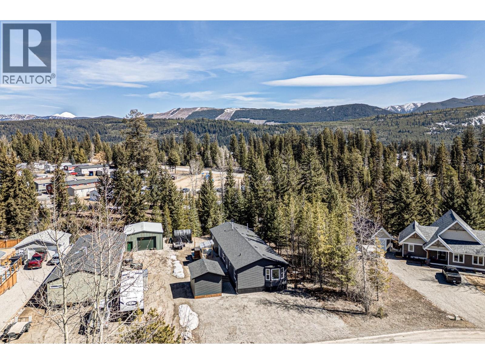 52 DARBY CRESCENT - 40