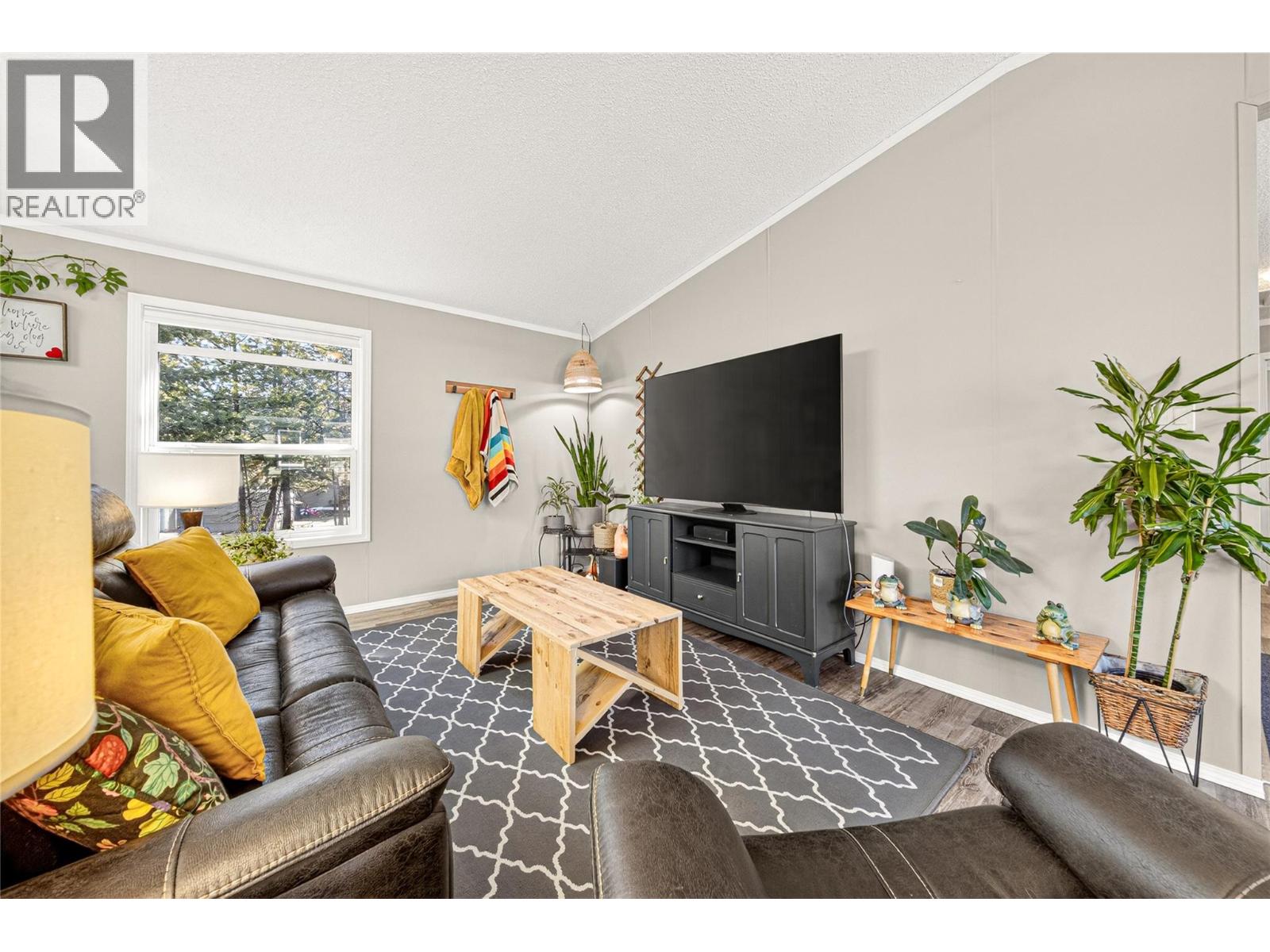 52 DARBY CRESCENT - 5