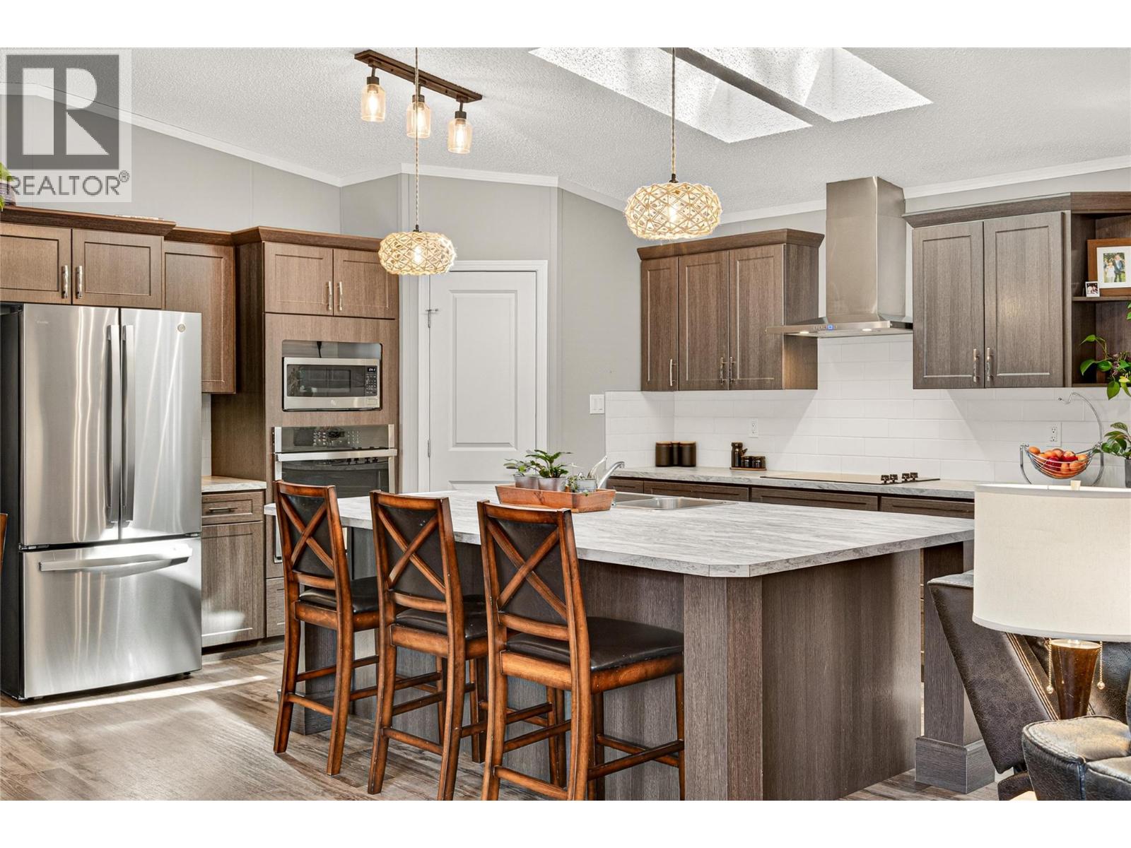 52 DARBY CRESCENT - 9