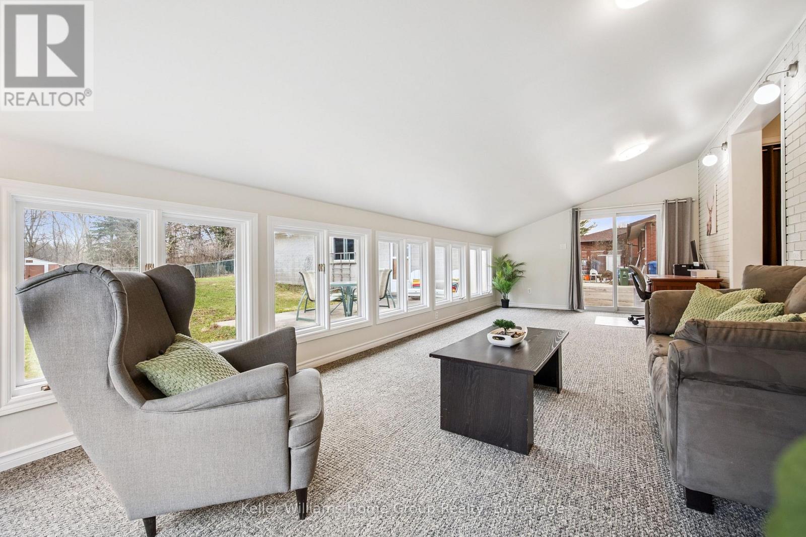 23 HASTINGS BOULEVARD - 22