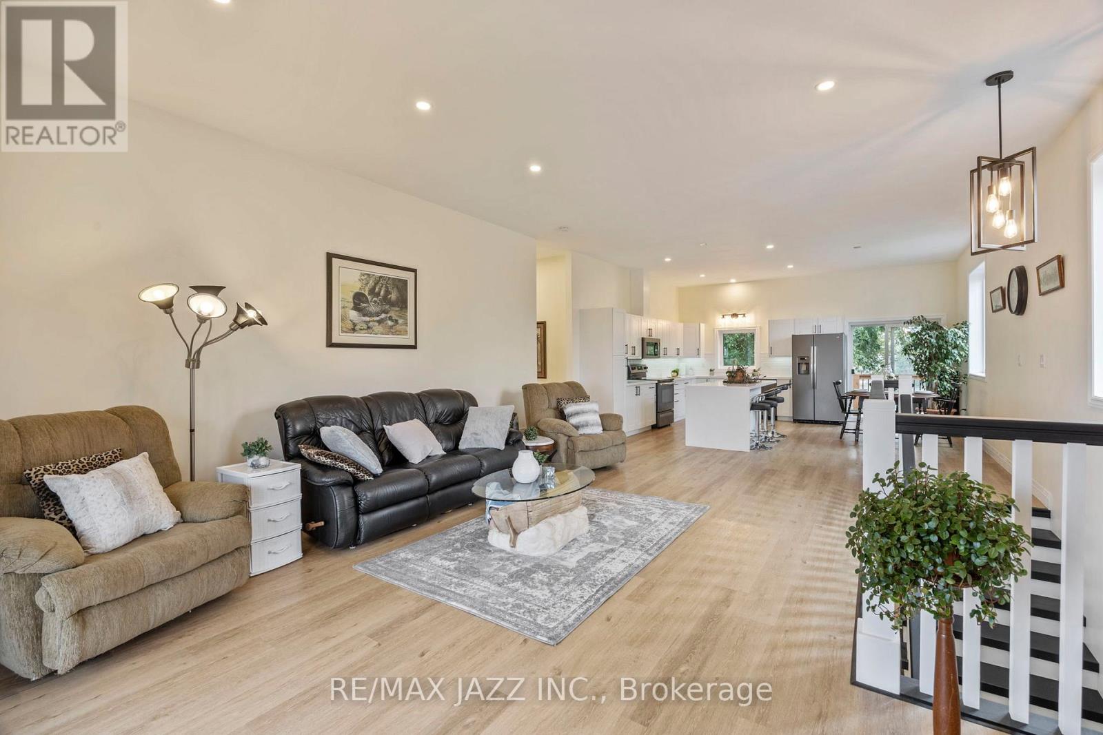 283 PLATTEN BOULEVARD - 14