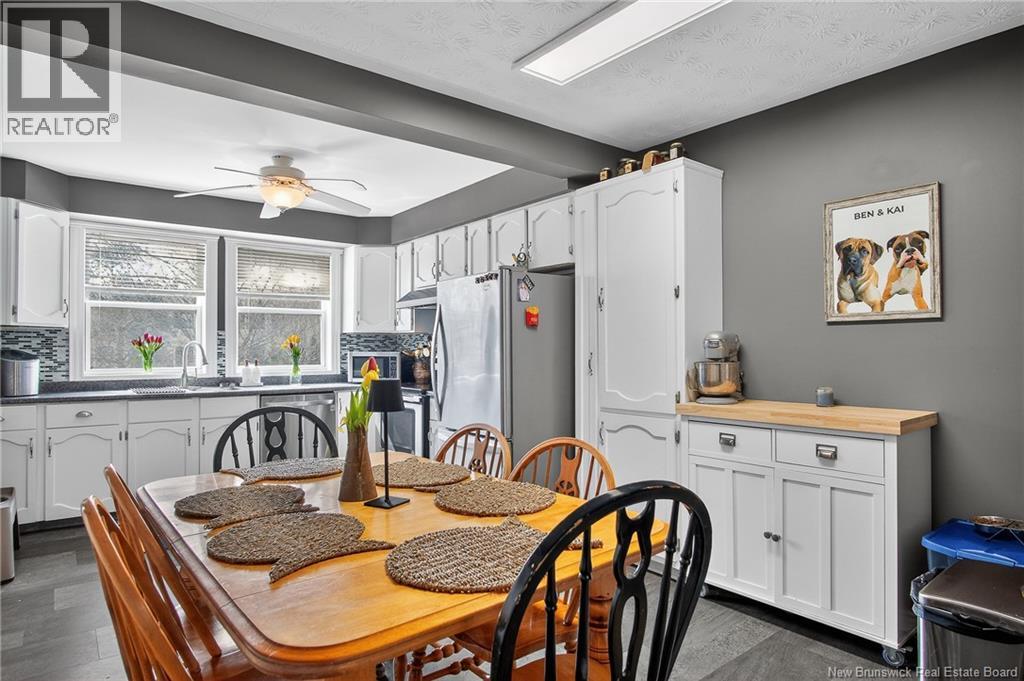 33 HILLSVIEW CRESCENT - 14