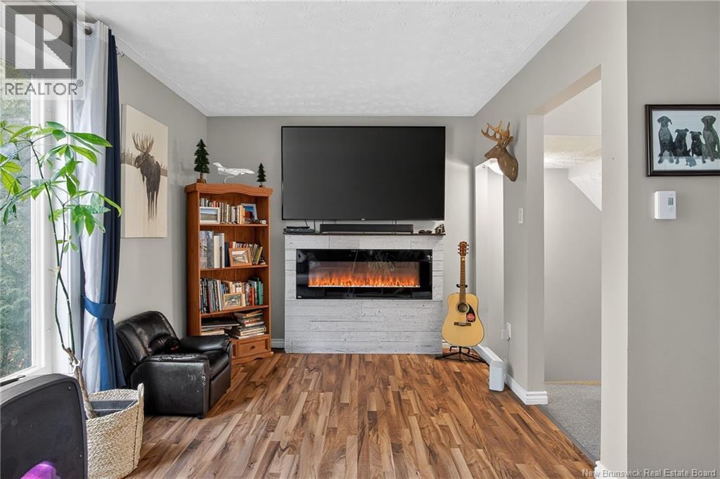 33 HILLSVIEW CRESCENT - 10
