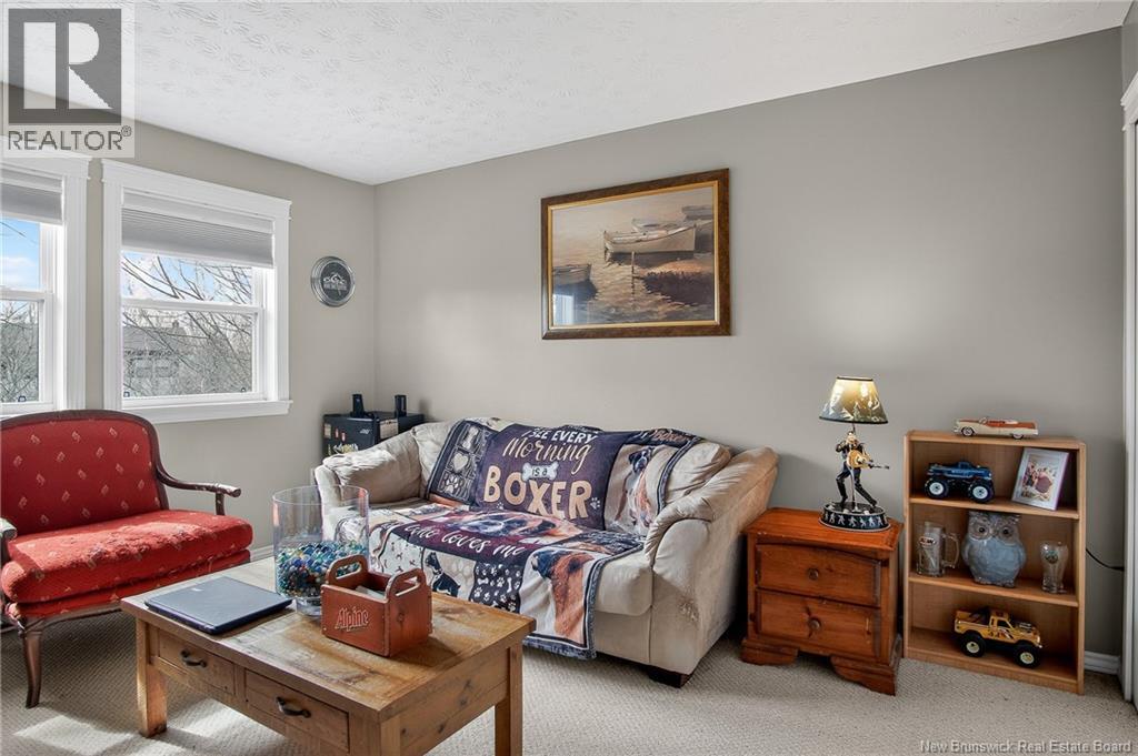 33 HILLSVIEW CRESCENT - 20