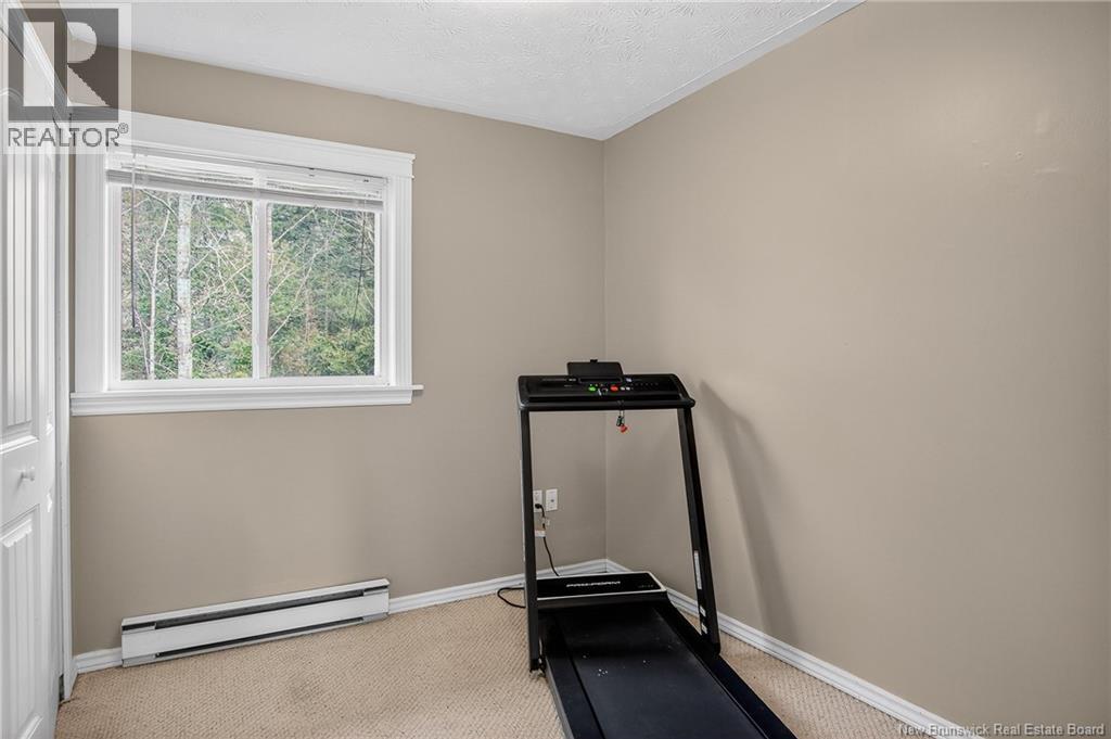 33 HILLSVIEW CRESCENT - 22