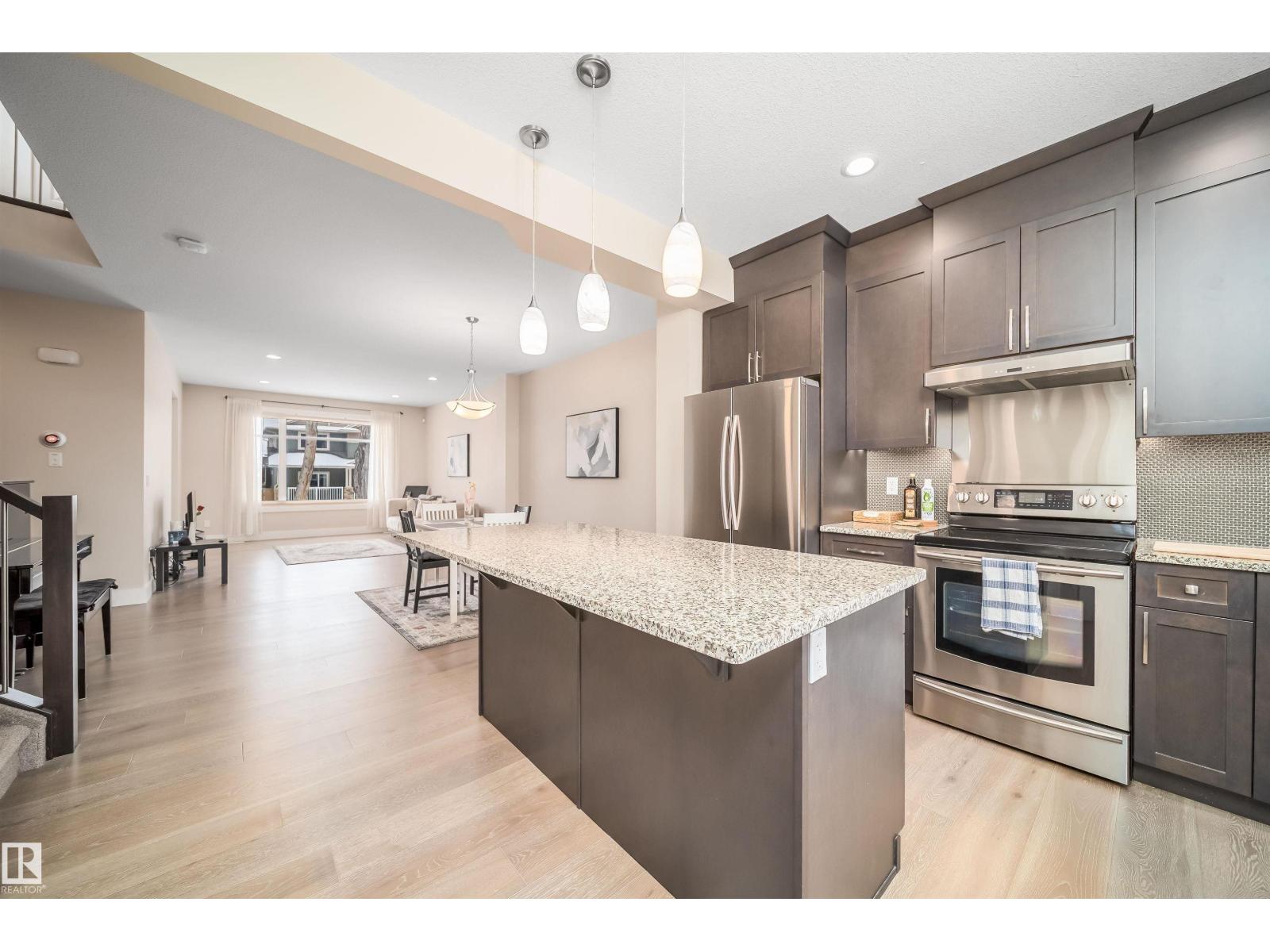 9527 75 AV NW - 33