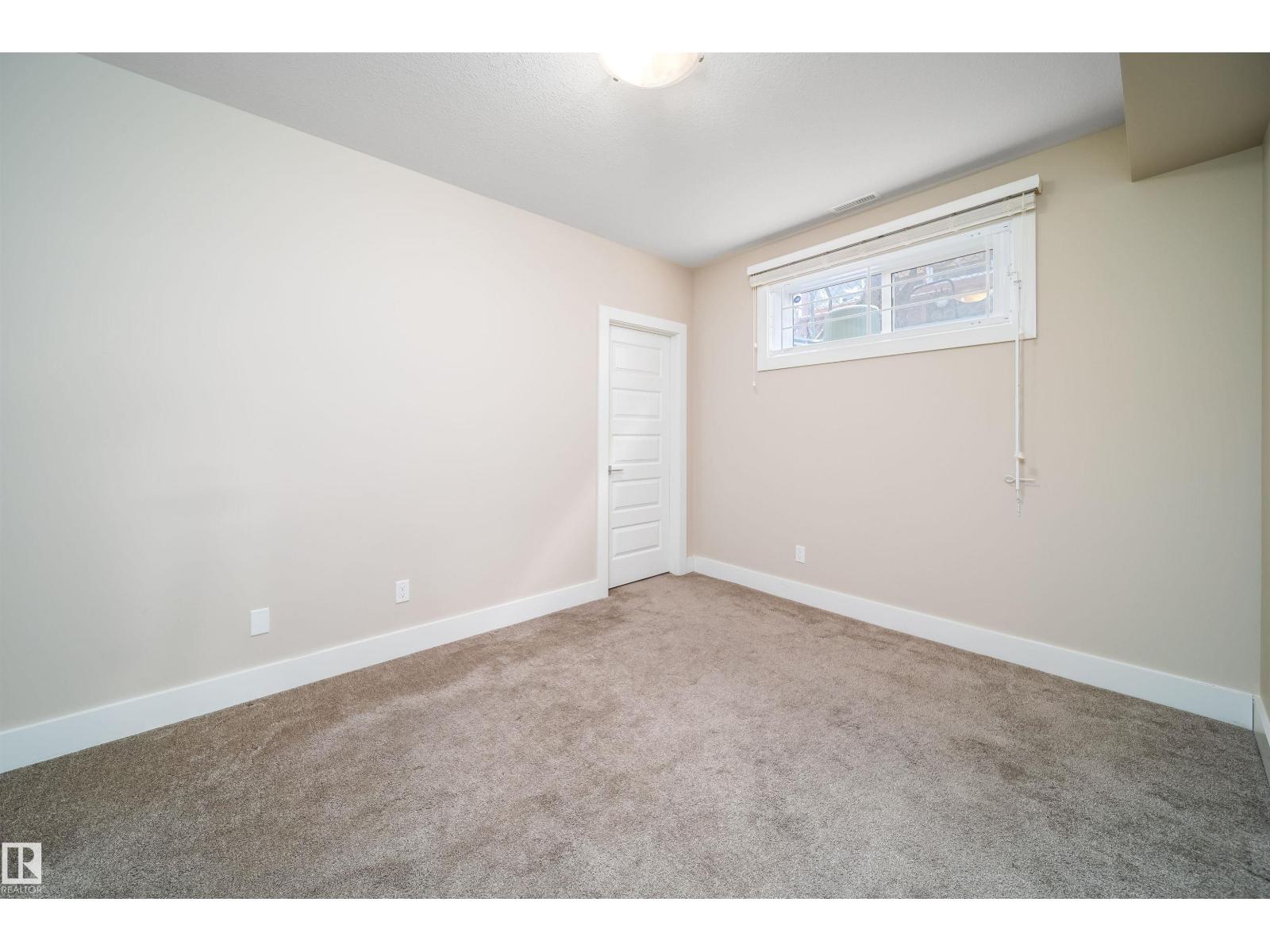 9527 75 AV NW - 55