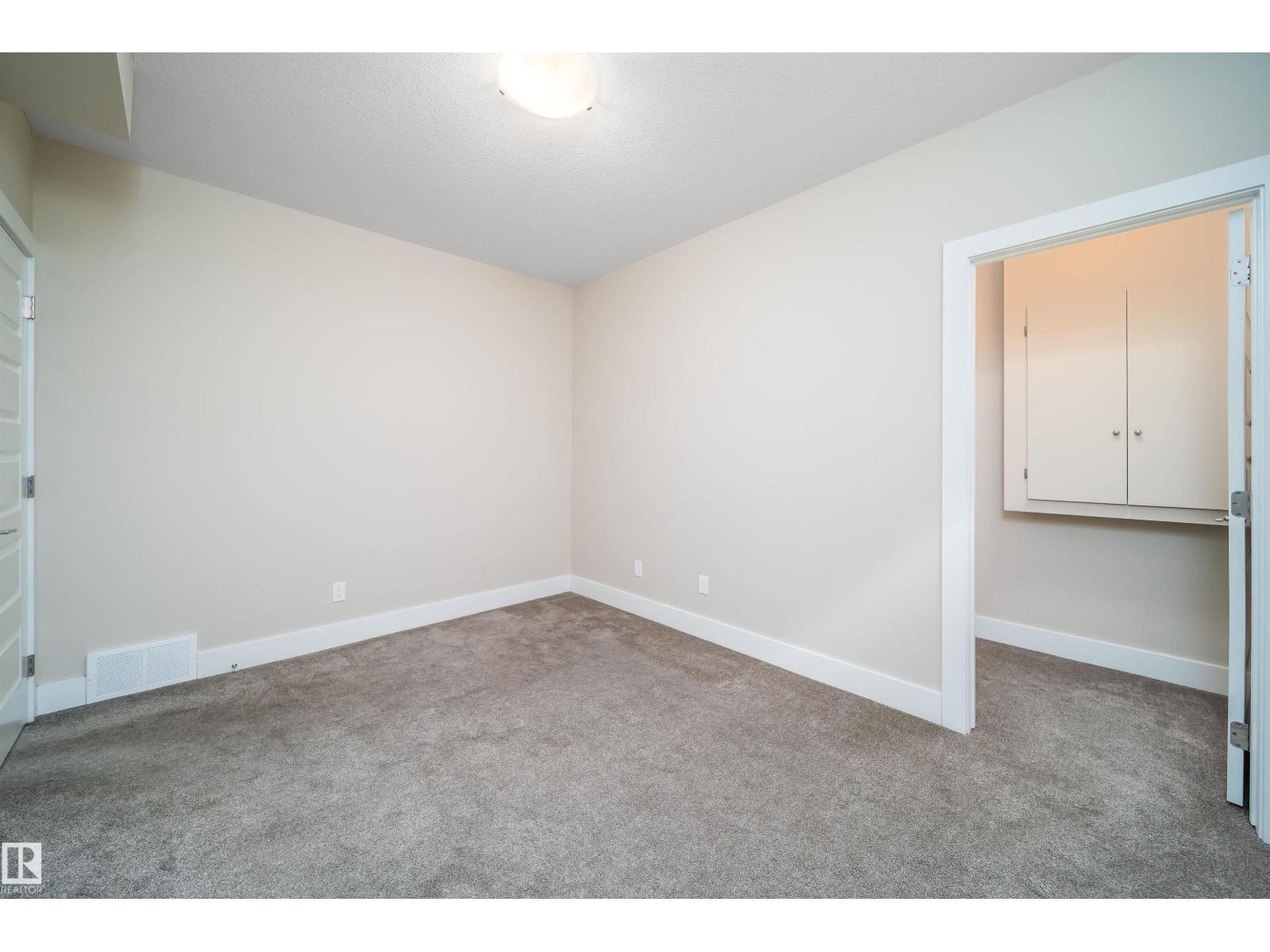 9527 75 AV NW - 56